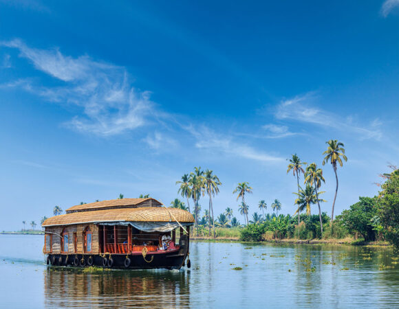 MUNNAR-ALLEPPEY- 4 DAY